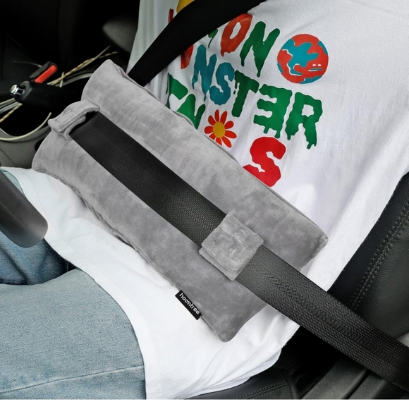 Post Surgery Seatbelt Pillow - Picture 7 of 10